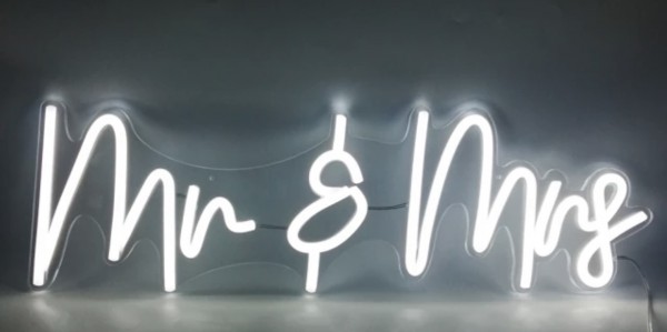 Neon-Schriftzug "Mr. & Mrs."